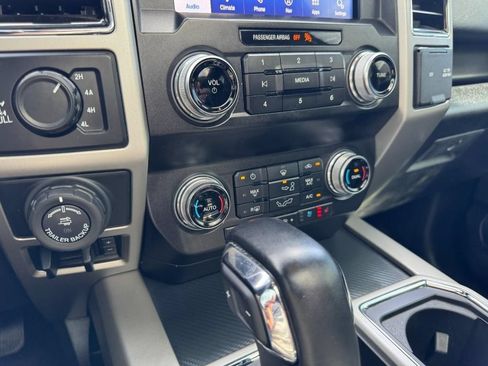 Used 2020 Ford F150 Lariat w/ Equipment Group 502A Luxury AWD/4WD image 20