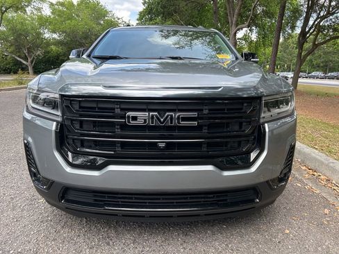 Used 2023 GMC Acadia SLT w/ Elevation Edition image 3