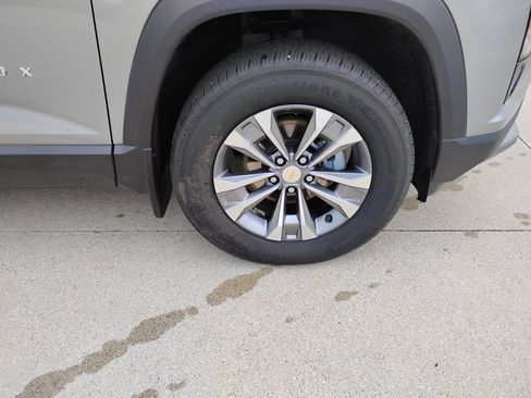Used 2026 Chevrolet Equinox LT w/ Convenience Package II FWD image 34