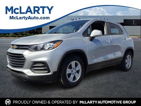 Used 2022 Chevrolet Trax LS w/ Tint and Cruise Package image 1