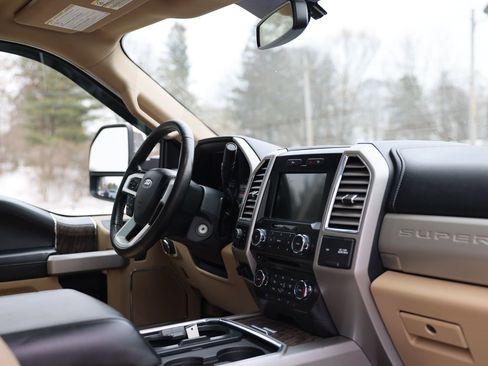 Used 2017 Ford F250 Lariat w/ Chrome Package image 10