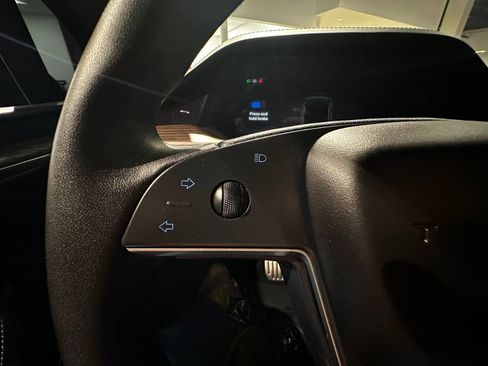 Used 2024 Tesla Model X image 21