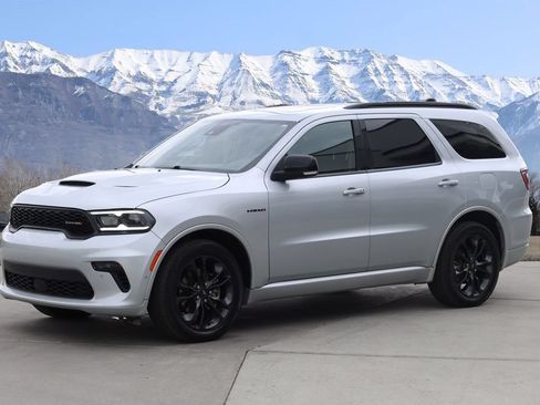 Used 2023 Dodge Durango R/T w/ Blacktop Package AWD/4WD image 2