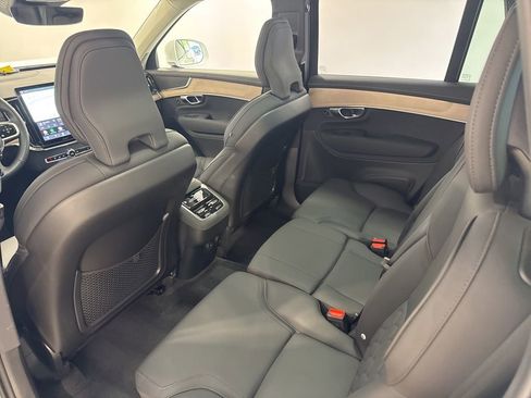 Used 2025 Volvo XC90 B6 Plus AWD/4WD image 21
