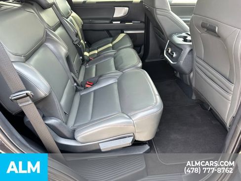 Used 2025 Ford Expedition Active AWD/4WD image 17