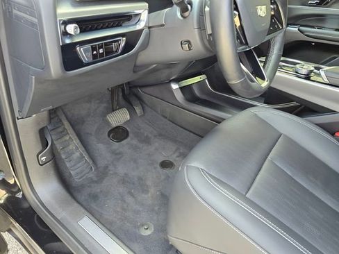 Used 2024 Cadillac Lyriq Luxury w/ LPO, Floor Liner Package AWD/4WD image 20