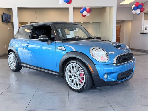 Used 2009 MINI Cooper John Cooper Works FWD image 2