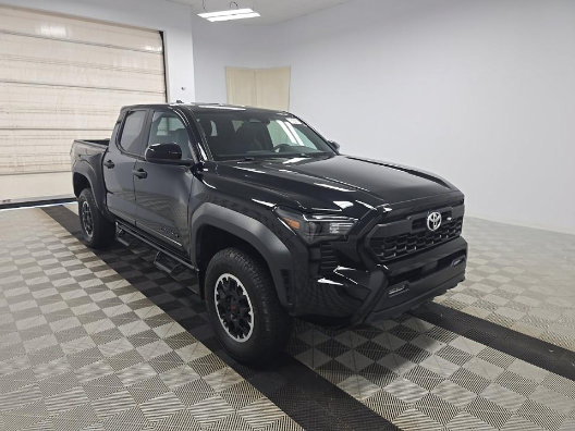 Used 2024 Toyota Tacoma TRD Off-Road AWD/4WD image 3