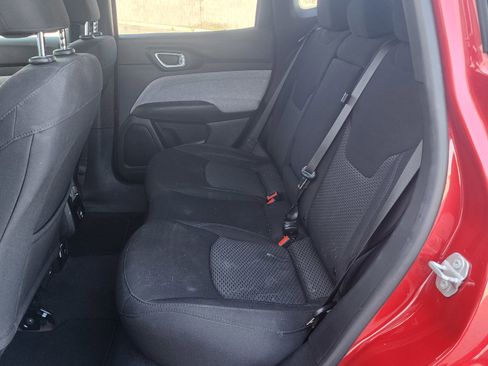 Used 2023 Jeep Compass Sport image 13