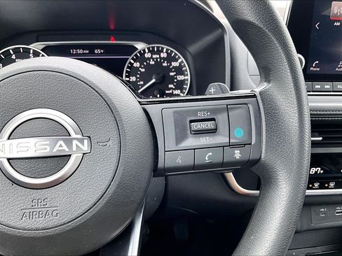 Used 2023 Nissan Rogue SV AWD/4WD image 23