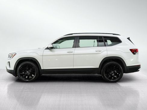 Used 2026 Volkswagen Atlas SE AWD/4WD image 2