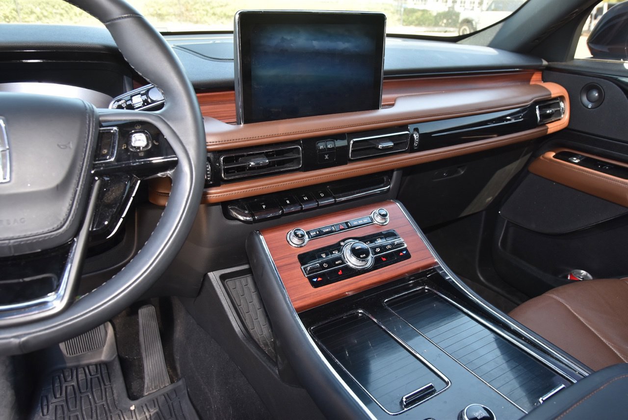 Certified 2024 Lincoln Aviator Reserve AWD/4WD image 9
