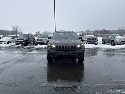 Used 2019 Jeep Cherokee Trailhawk w/ Cold Weather Group image 2
