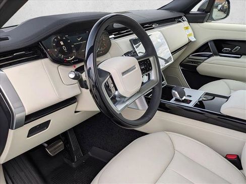 New 2026 Land Rover Range Rover Long Wheelbase SE image 3