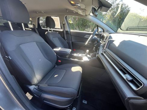 Used 2025 Kia Sportage LX image 35