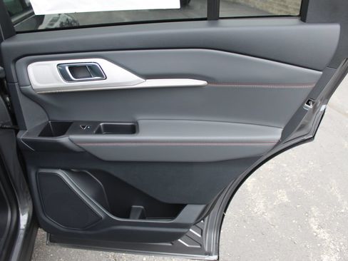New 2026 Ford Explorer Active w/ Active Comfort Package AWD/4WD image 12