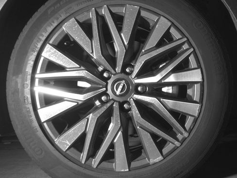 Used 2025 Nissan Altima 2.5 SV FWD image 13