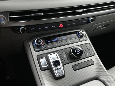 Used 2024 Hyundai Palisade SEL FWD image 17