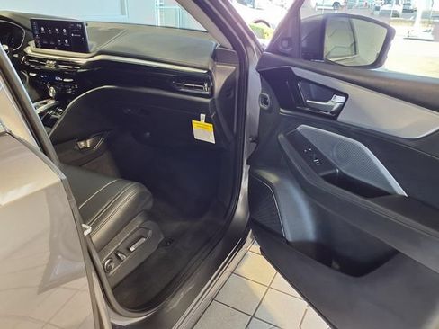 Used 2025 Acura MDX SH-AWD image 26