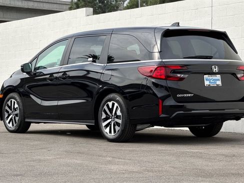 New 2026 Honda Odyssey EX-L image 6