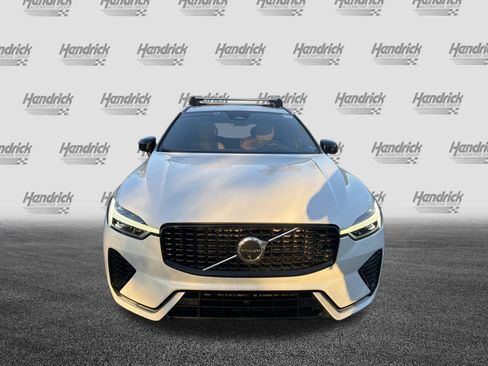 Certified 2023 Volvo XC60 B5 Ultimate w/ Climate Package image 3