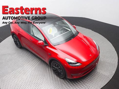 Used 2023 Tesla Model Y Long Range AWD/4WD image 3
