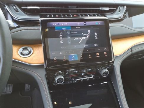 Used 2023 Jeep Grand Cherokee L Summit image 24