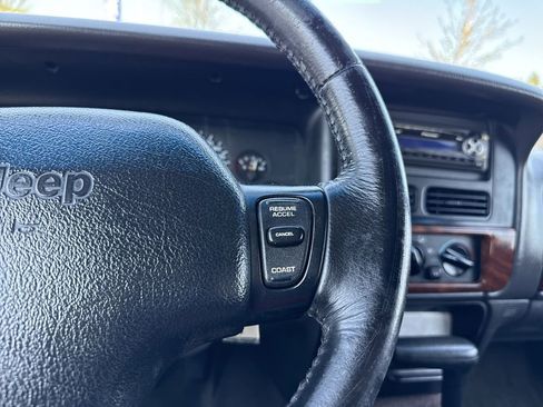 Used 1996 Jeep Grand Cherokee Laredo AWD/4WD image 18