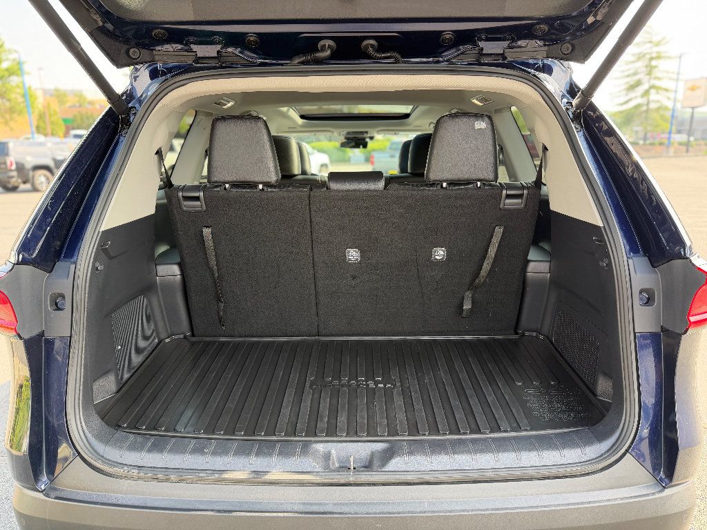 Used 2025 Toyota Grand Highlander AWD image 25