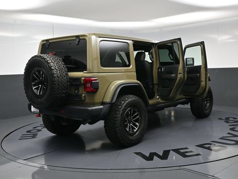 Used 2025 Jeep Wrangler Unlimited Rubicon AWD/4WD image 26