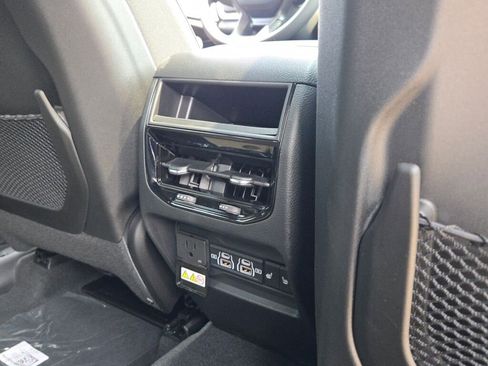 New 2025 Jeep Grand Cherokee Limited image 11