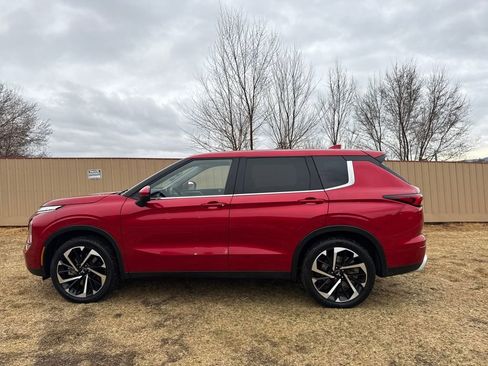 Used 2024 Mitsubishi Outlander SE image 4