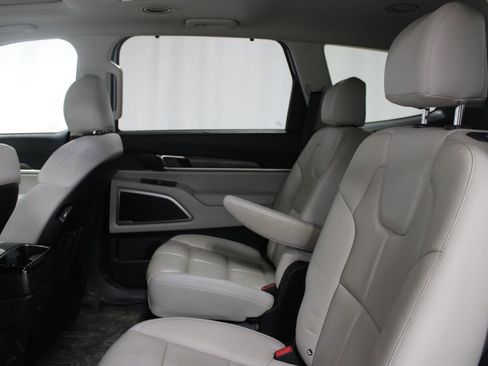 Used 2021 Kia Telluride EX w/ EX Premium Package AWD/4WD image 17