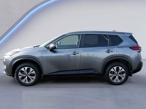 Used 2023 Nissan Rogue SV image 3