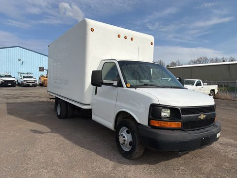 Used 2015 Chevrolet Express 3500 Extended image 1