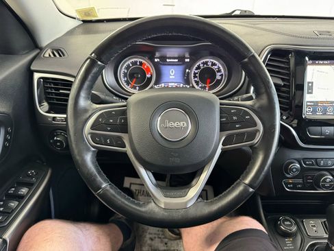 Used 2019 Jeep Cherokee Limited AWD/4WD image 35