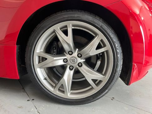 Used 2010 Nissan 370Z Touring w/ Sport Pkg RWD image 15