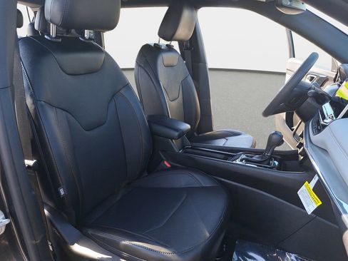 Certified 2023 Jeep Compass Limited w/ Elite Group AWD/4WD image 11
