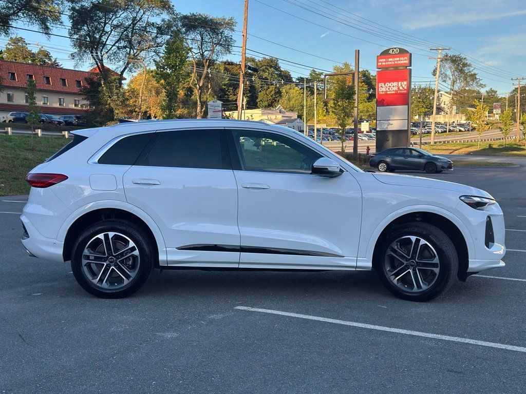 Used 2025 Audi Q5 Premium w/ Convenience Package AWD/4WD image 8