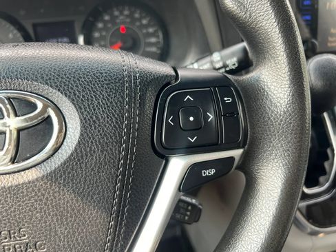 Used 2017 Toyota Sienna LE FWD image 21