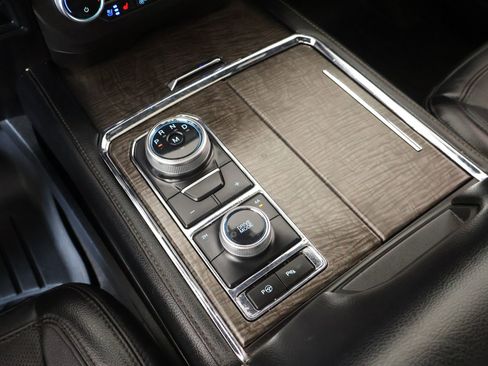 Used 2020 Ford Expedition Limited w/ Equipment Group 302A image 8