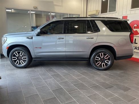 Used 2023 GMC Yukon AT4 image 5
