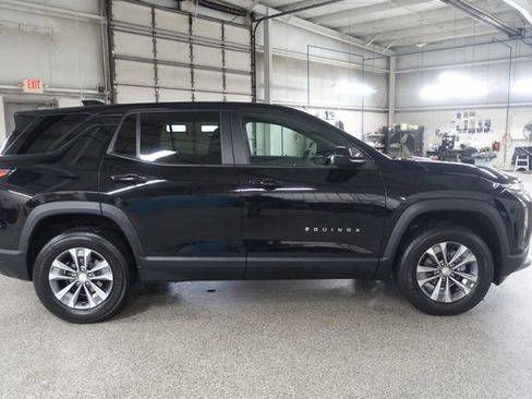 Used 2025 Chevrolet Equinox LT image 8