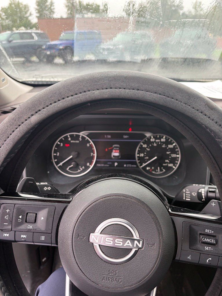 Used 2023 Nissan Rogue SL w/ SL Premium Package AWD/4WD image 9
