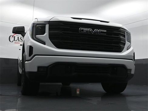 Used 2024 GMC Sierra 1500 Elevation image 27
