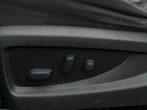 Used 2017 GMC Sierra 1500 SLE w/ Elevation Edition AWD/4WD image 17