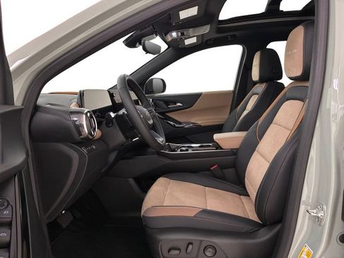 Certified 2025 Chevrolet Equinox ACTIV w/ Safety and Technology Package AWD/4WD image 12