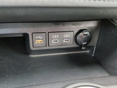 Used 2023 Toyota Highlander XLE AWD/4WD image 24
