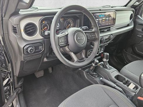 Used 2025 Jeep Wrangler Sport S image 10