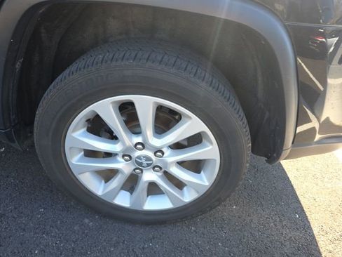 Used 2017 Jeep Grand Cherokee Limited image 8